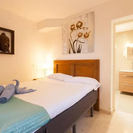Vakantiehuis Sleeps 6 Pool Air Con Wifi *